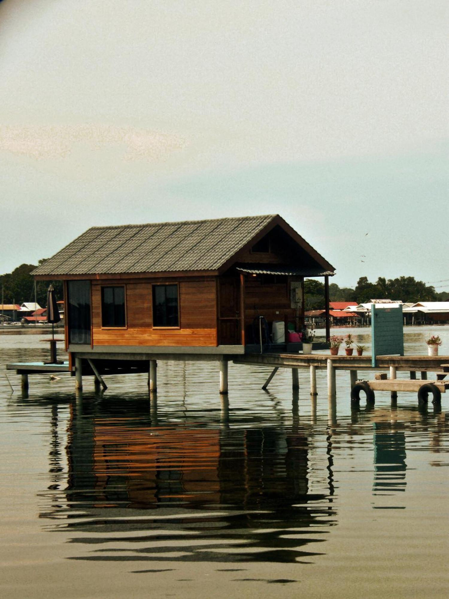 Barrbra Bnb Over The Sea Bocas Town Bagian luar foto
