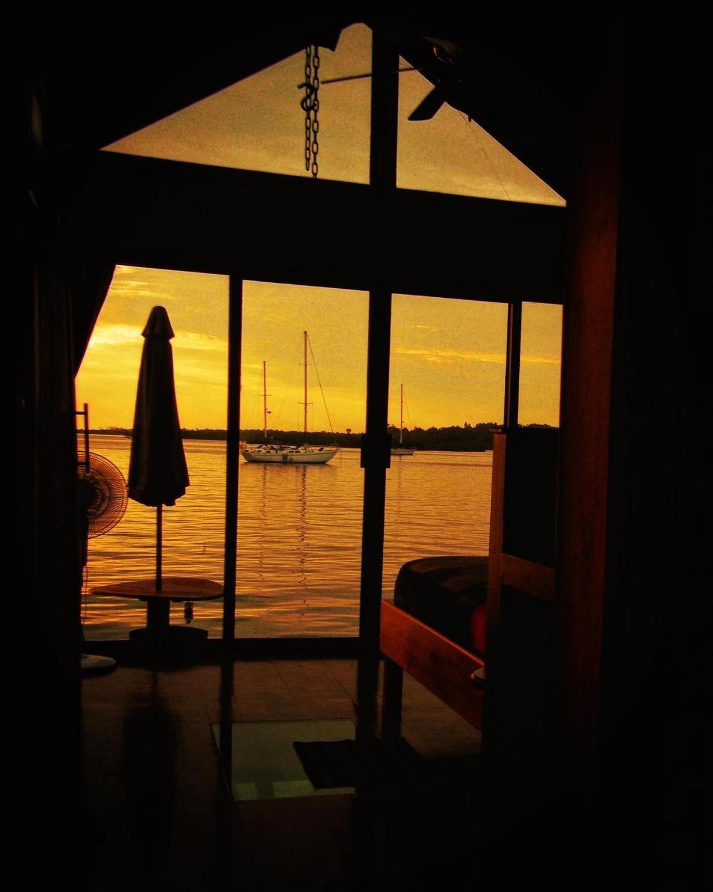 Barrbra Bnb Over The Sea Bocas Town Bagian luar foto