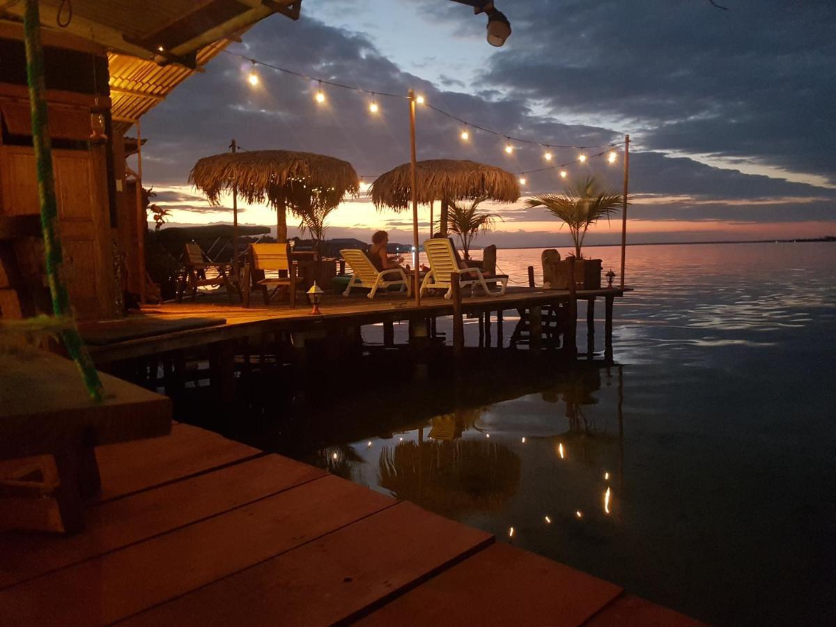 Barrbra Bnb Over The Sea Bocas Town Bagian luar foto