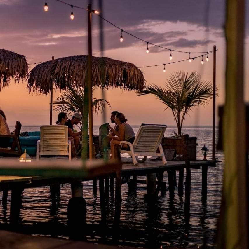 Barrbra Bnb Over The Sea Bocas Town Bagian luar foto